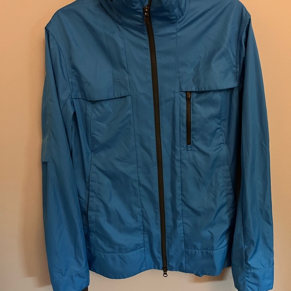 lululemon athletica Men's Blue Windbreaker - Picture 4 of 6